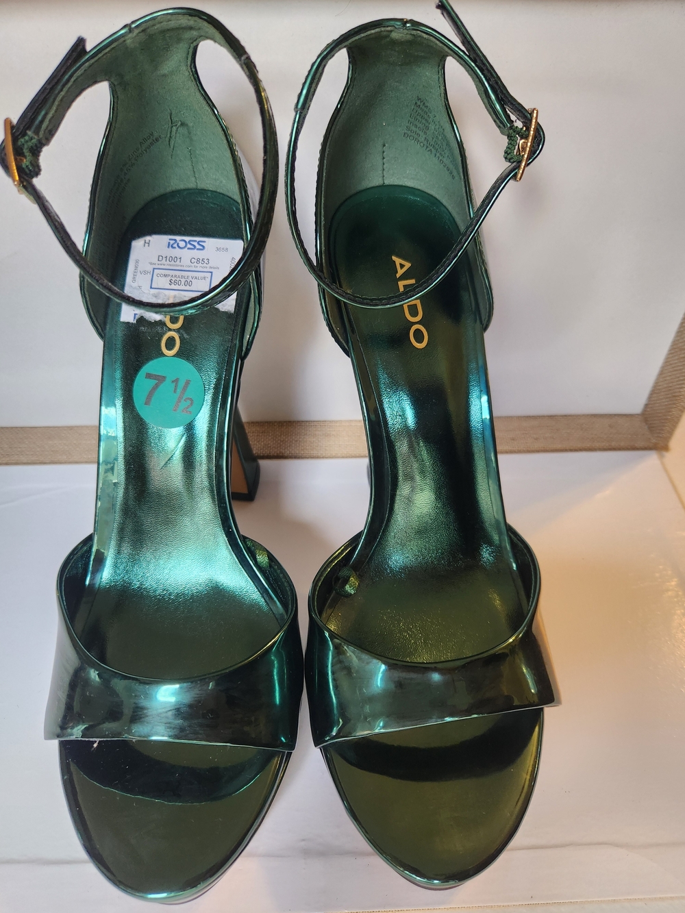 ALDO Lydala Green Peep Toe Trumpet Heels Sz 7.5 Holiday Party Cocktail Y2K